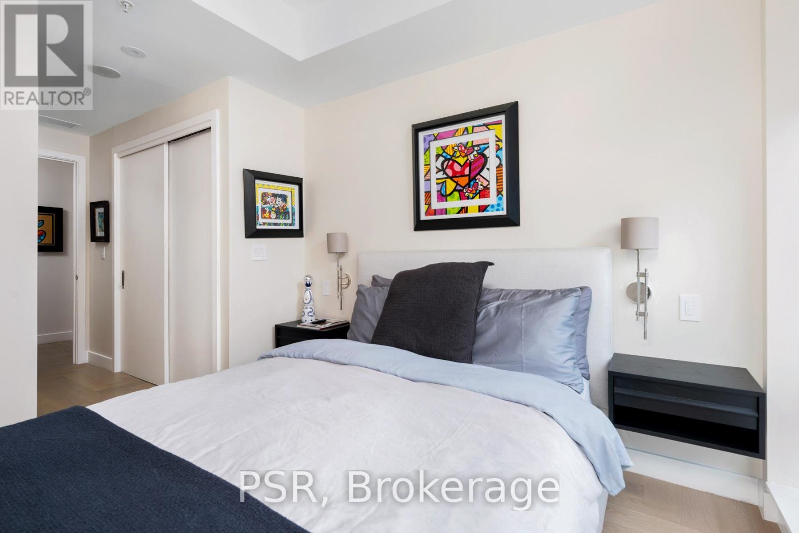 Photo 15 of 3001 180 University Avenue, Toronto ON