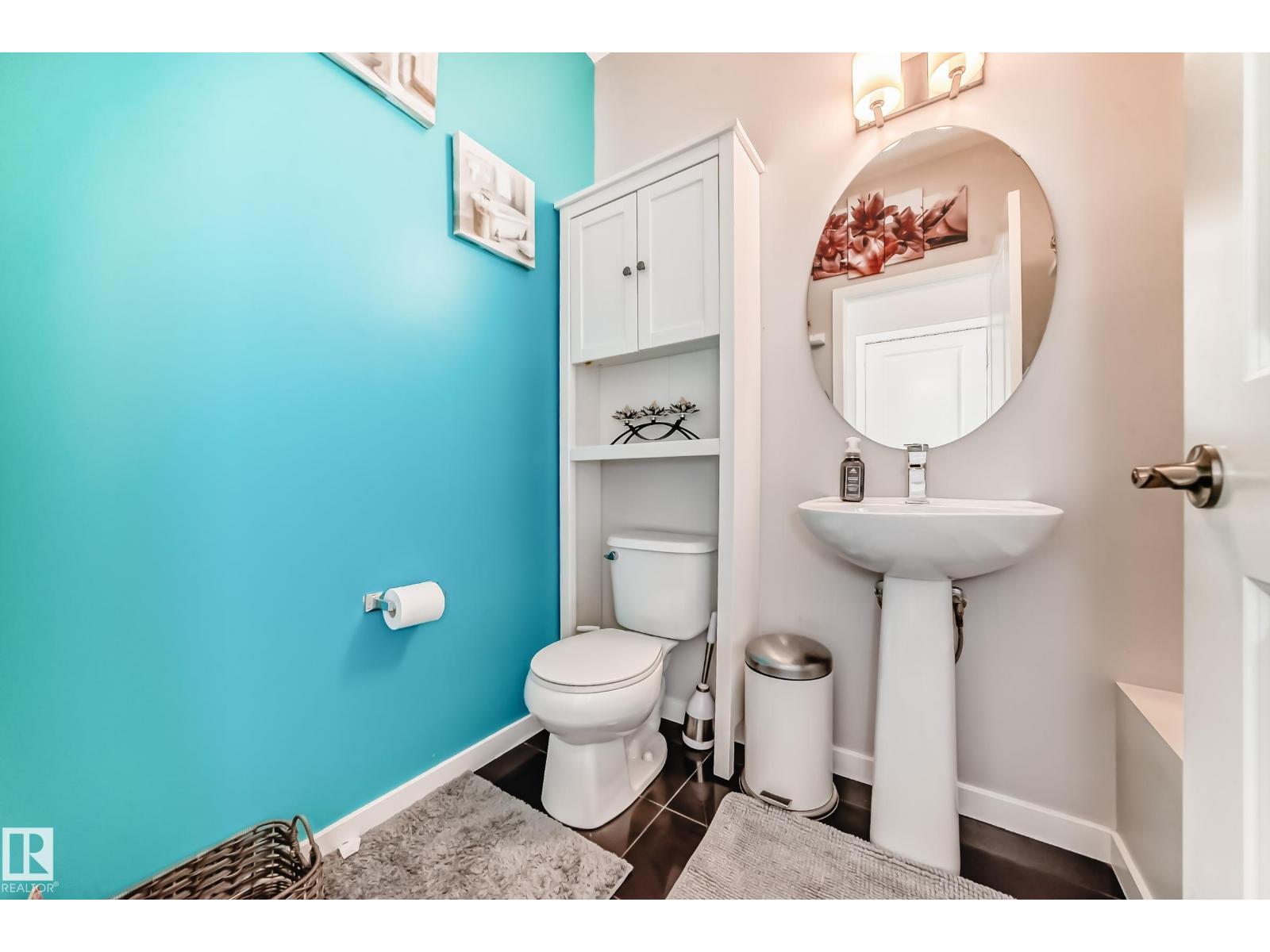 Photo 19 of 9815 220 St Nw, Edmonton AB