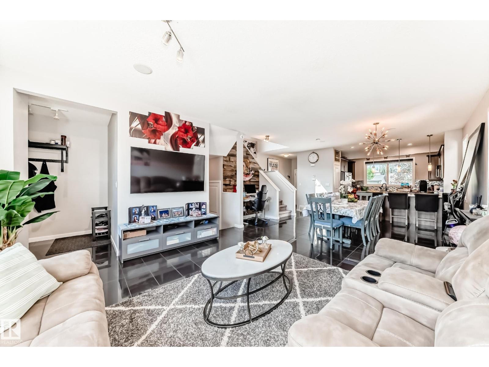 Photo 28 of 9815 220 St Nw, Edmonton AB