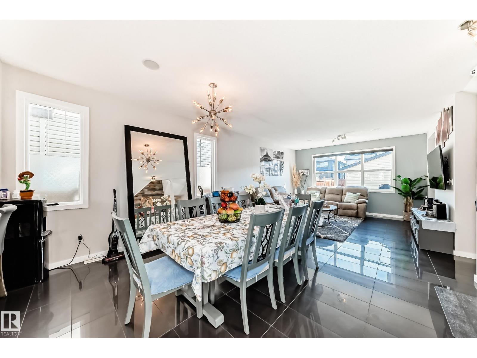 Photo 26 of 9815 220 St Nw, Edmonton AB