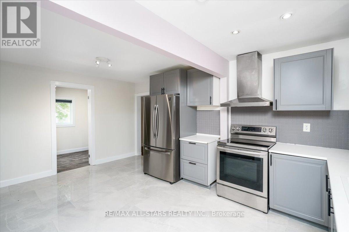 Photo 14 of 489 Bay Street, Brock ON