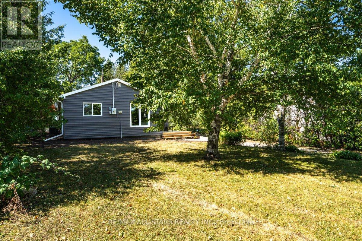 Photo 25 of 489 Bay Street, Brock ON