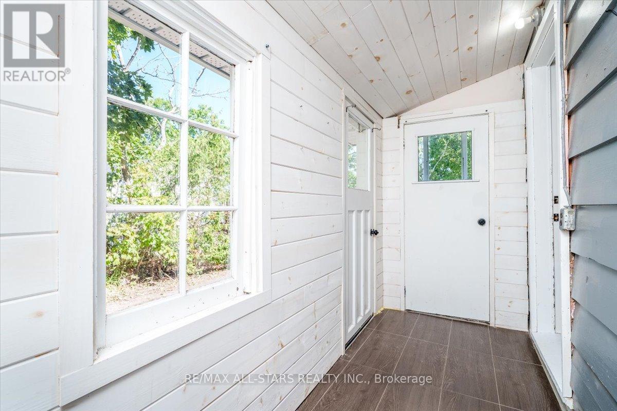 Photo 18 of 489 Bay Street, Brock ON