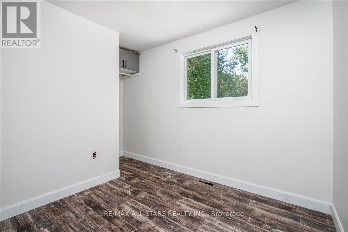 Photo 8 of 489 Bay Street, Brock ON