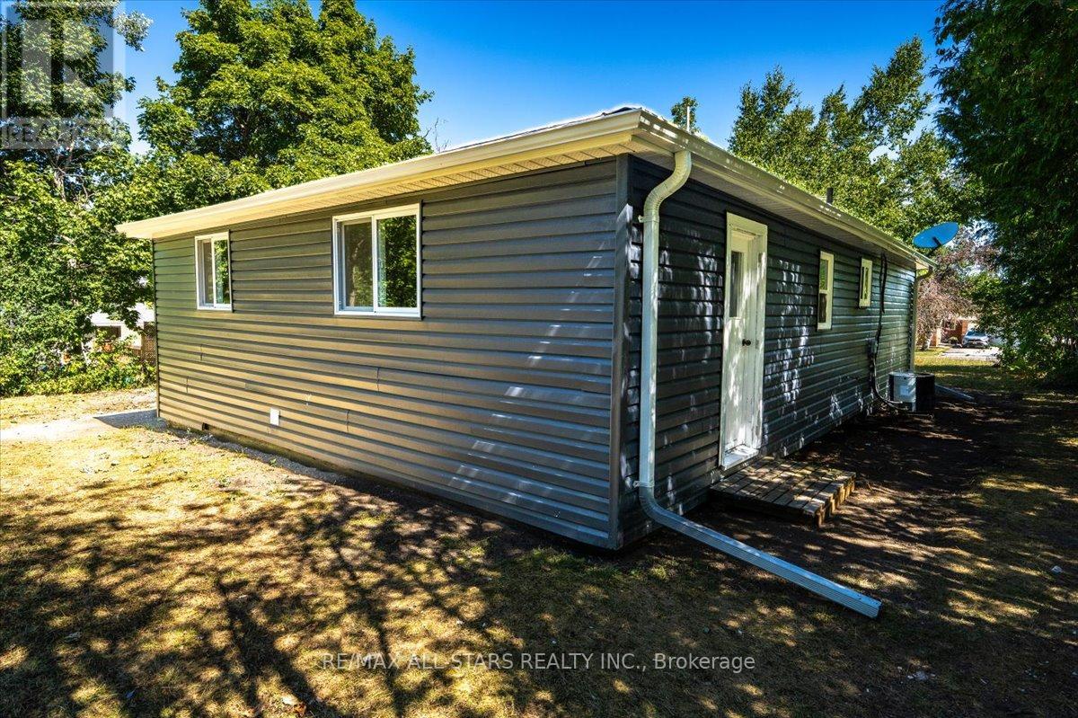 Photo 22 of 489 Bay Street, Brock ON