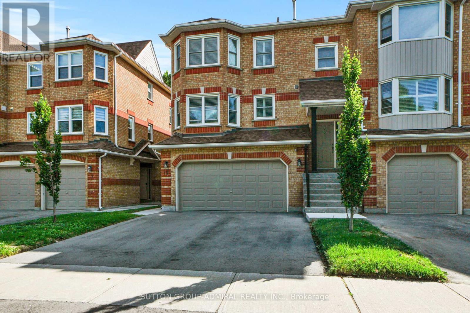 Photo 1 of 52 15 Edenbridge Drive, Vaughan ON