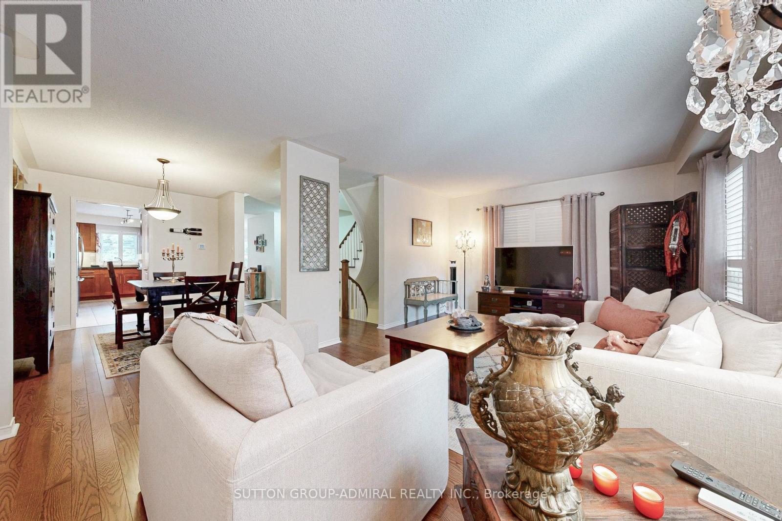 Photo 10 of 52 15 Edenbridge Drive, Vaughan ON