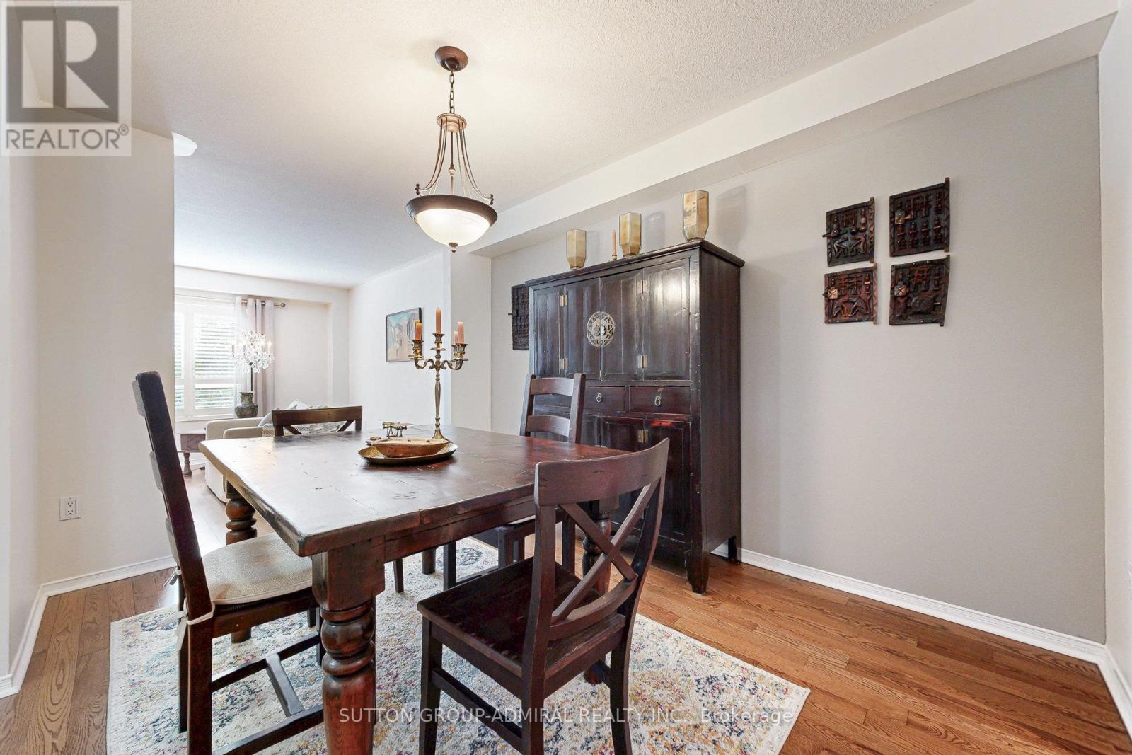 Photo 12 of 52 15 Edenbridge Drive, Vaughan ON