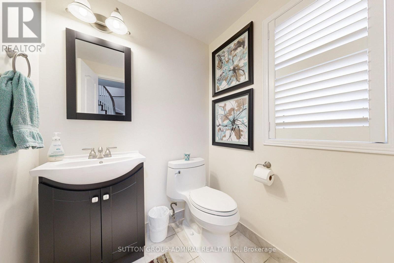 Photo 15 of 52 15 Edenbridge Drive, Vaughan ON