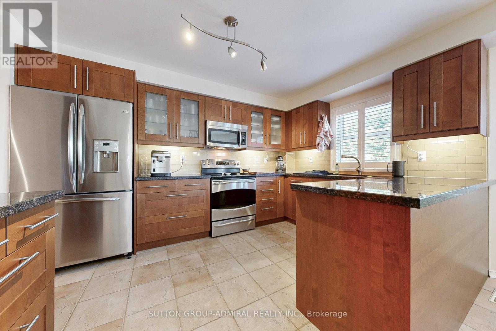 Photo 16 of 52 15 Edenbridge Drive, Vaughan ON