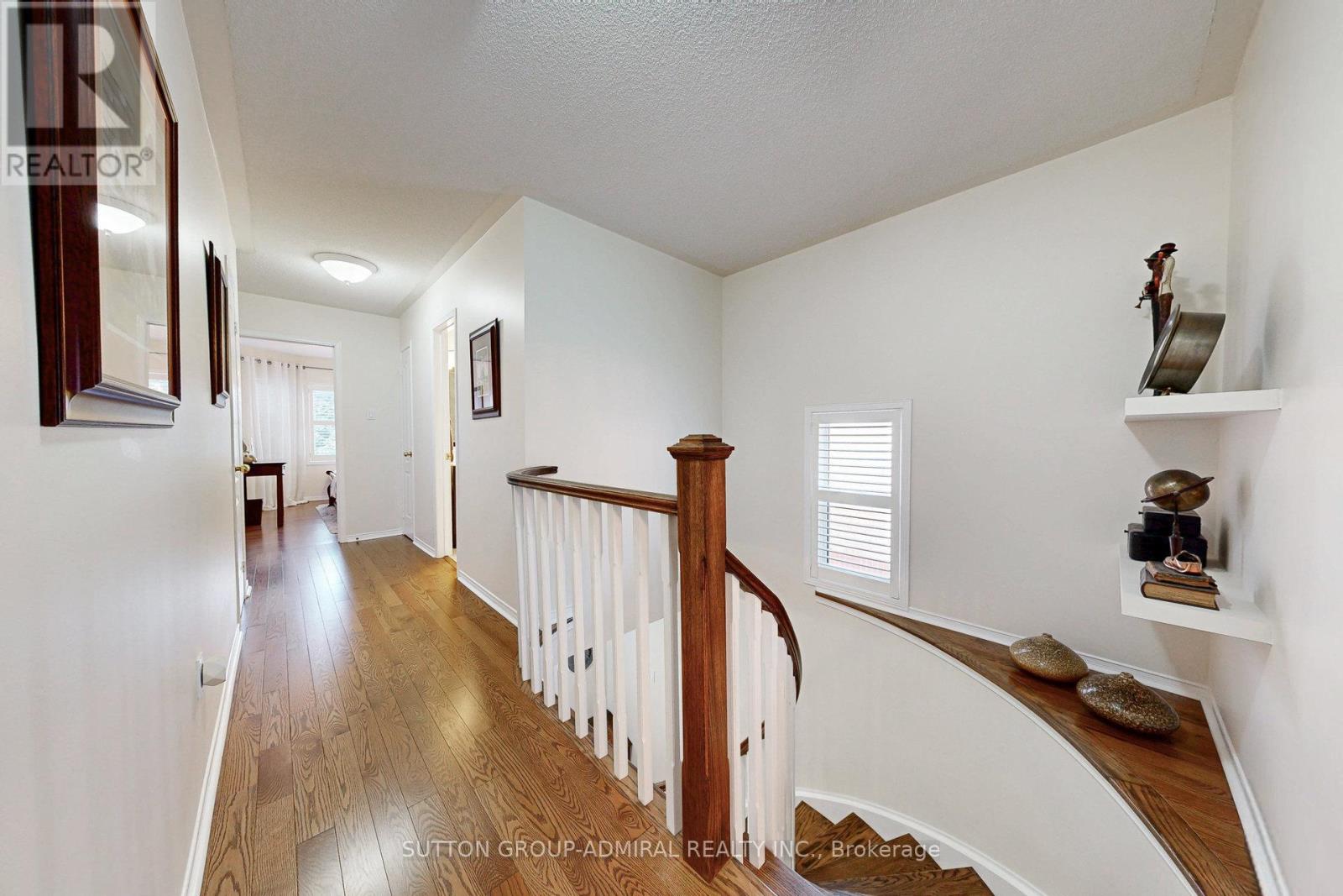 Photo 24 of 52 15 Edenbridge Drive, Vaughan ON