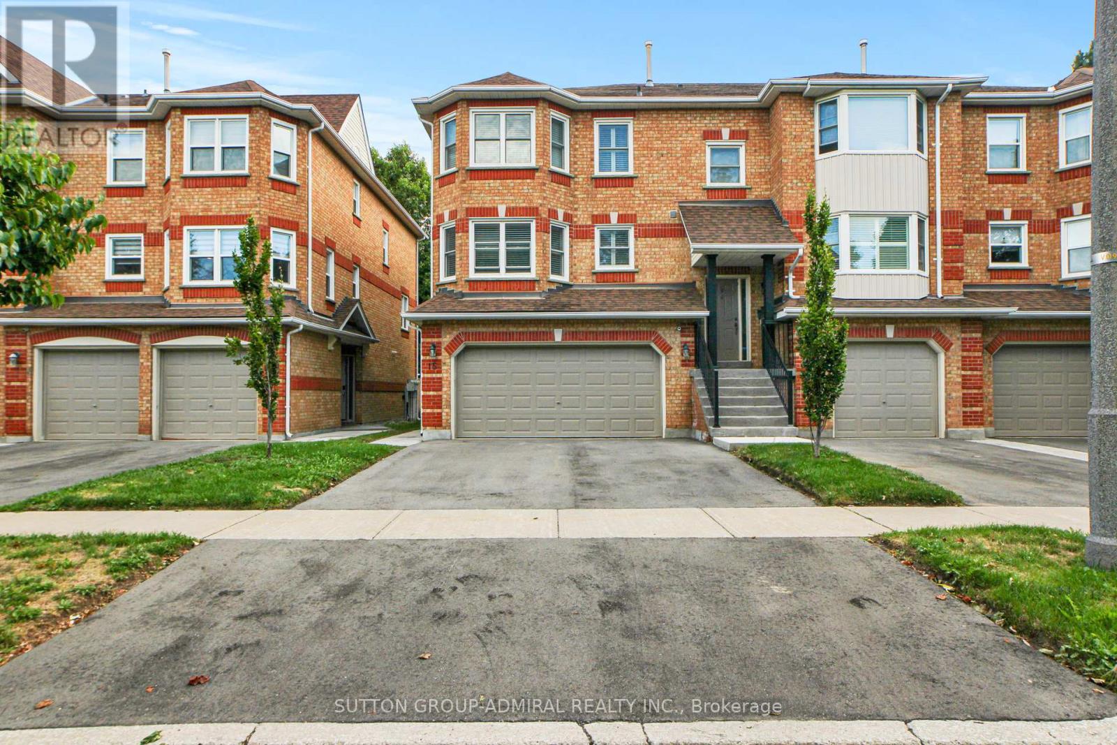 Photo 3 of 52 15 Edenbridge Drive, Vaughan ON
