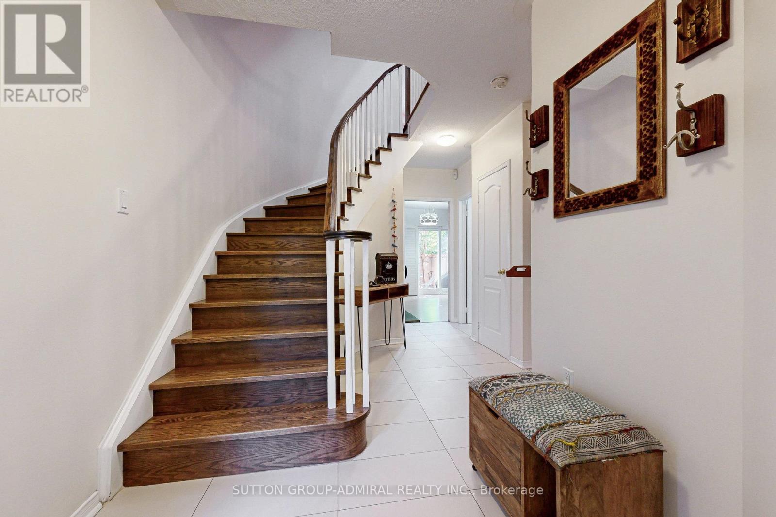 Photo 6 of 52 15 Edenbridge Drive, Vaughan ON