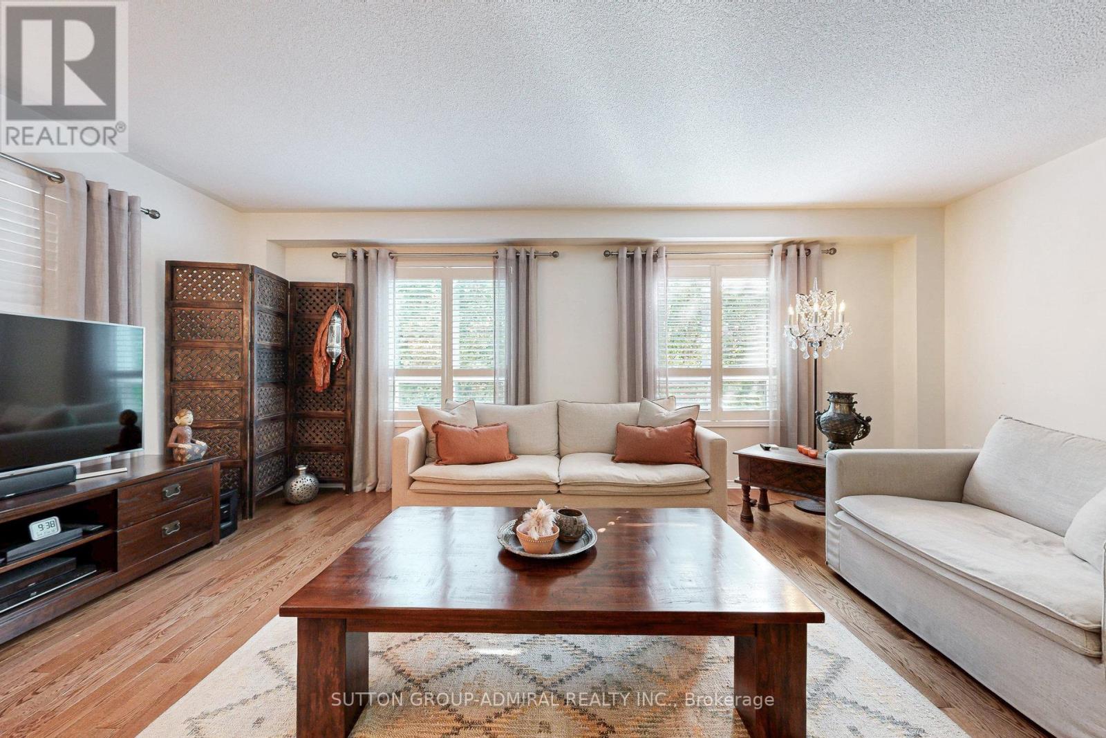 Photo 8 of 52 15 Edenbridge Drive, Vaughan ON