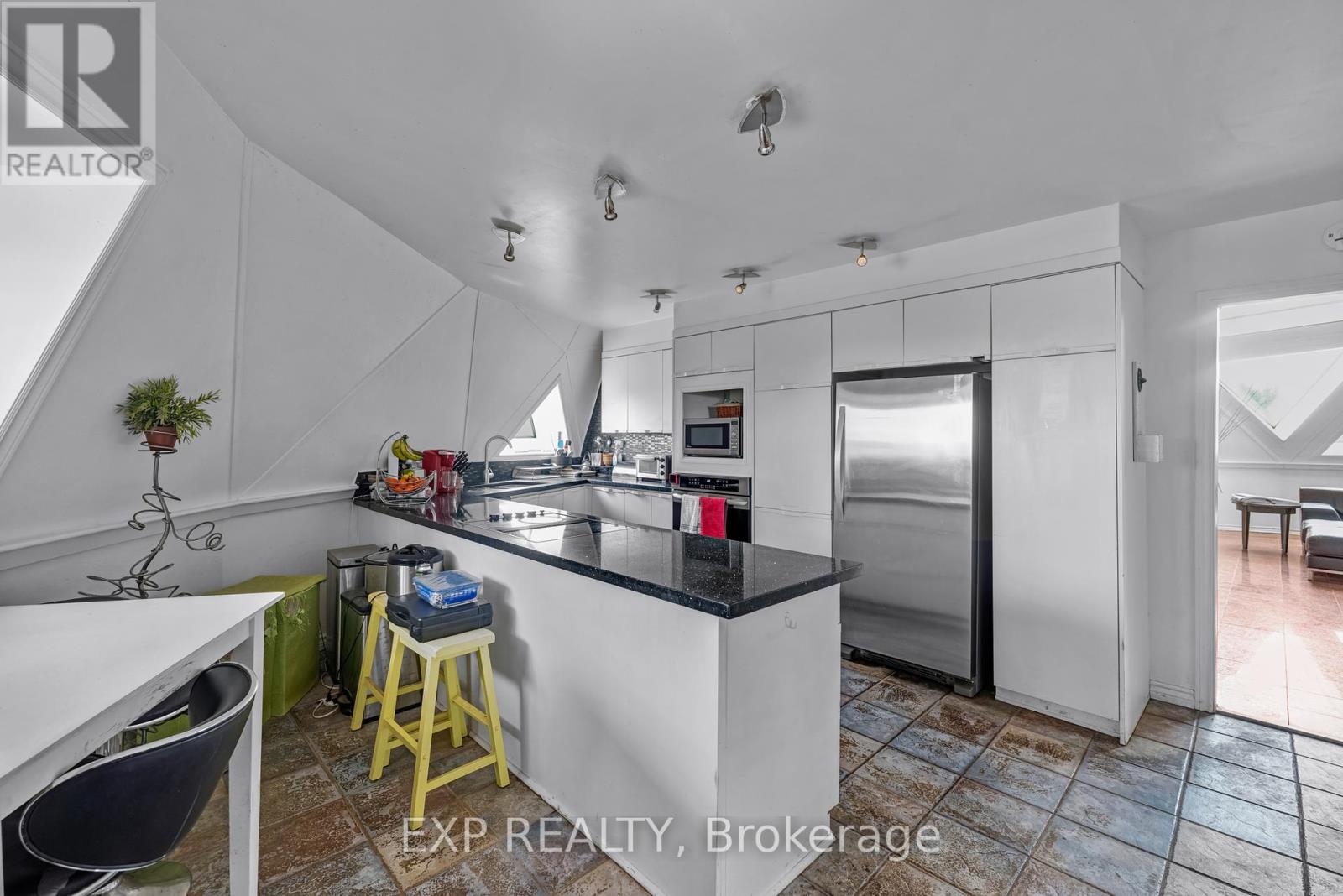 Photo 4 of 21152 Kennedy Road, East Gwillimbury ON