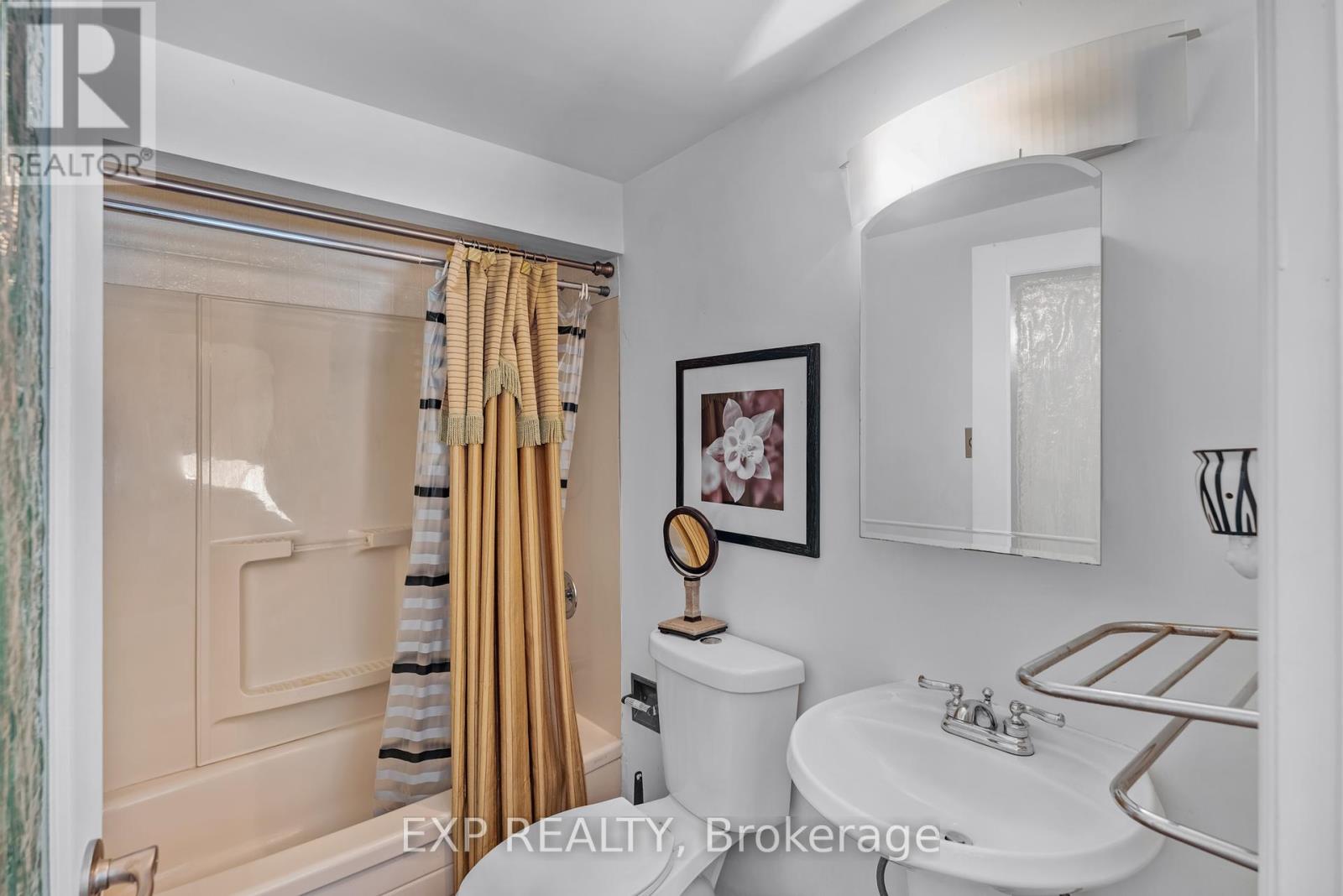 Photo 8 of 21152 Kennedy Road, East Gwillimbury ON
