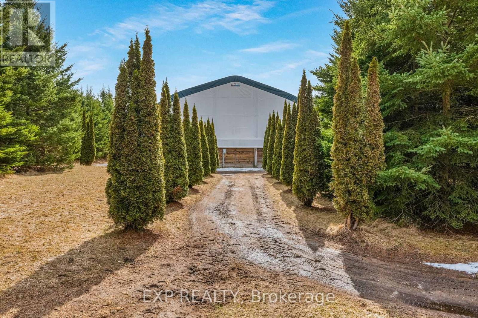 Photo 11 of 21152 Kennedy Road, East Gwillimbury ON