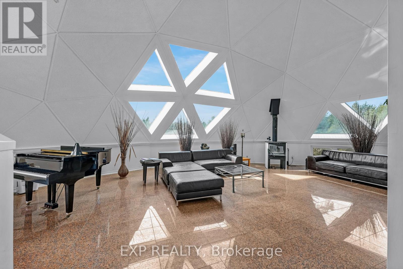 Photo 17 of 21152 Kennedy Road, East Gwillimbury ON