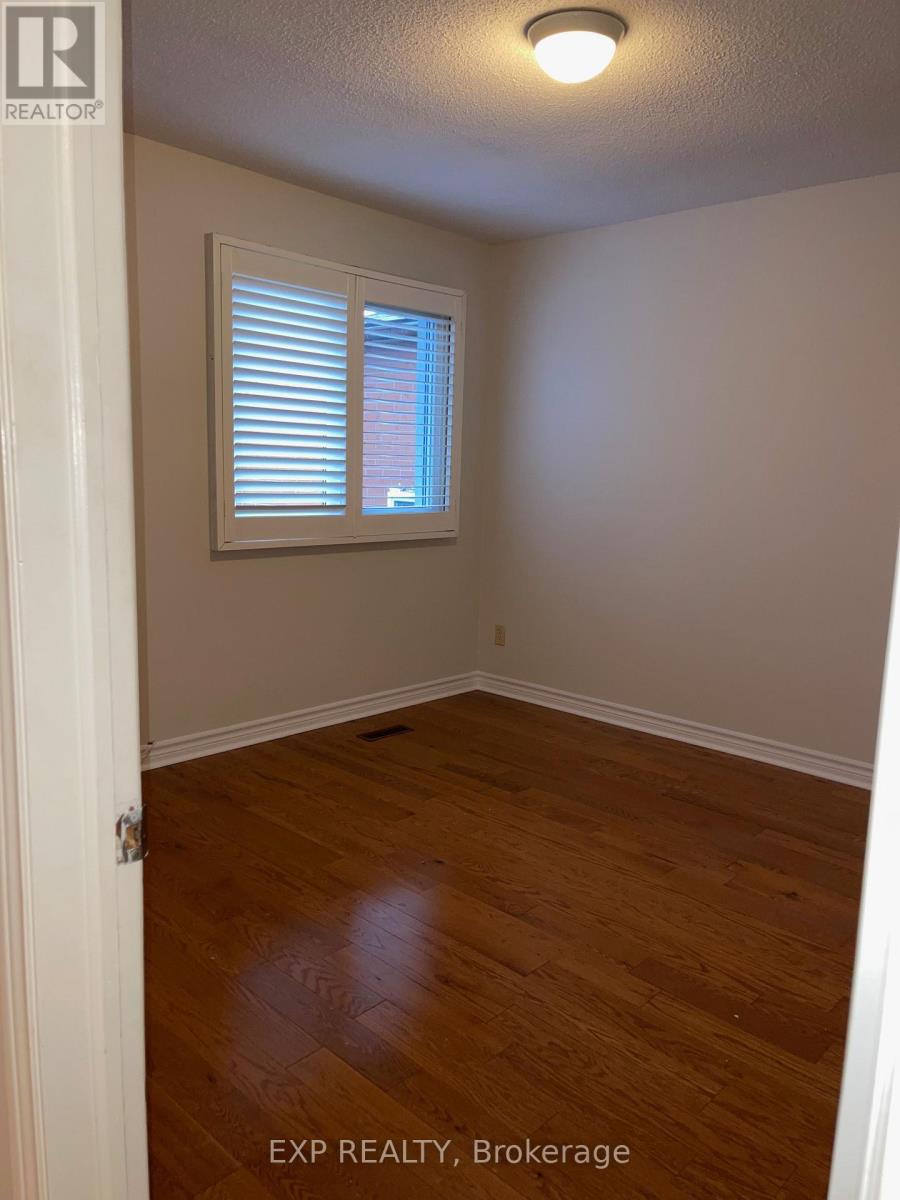 Photo 9 of 29 Gayla Street, Vaughan ON