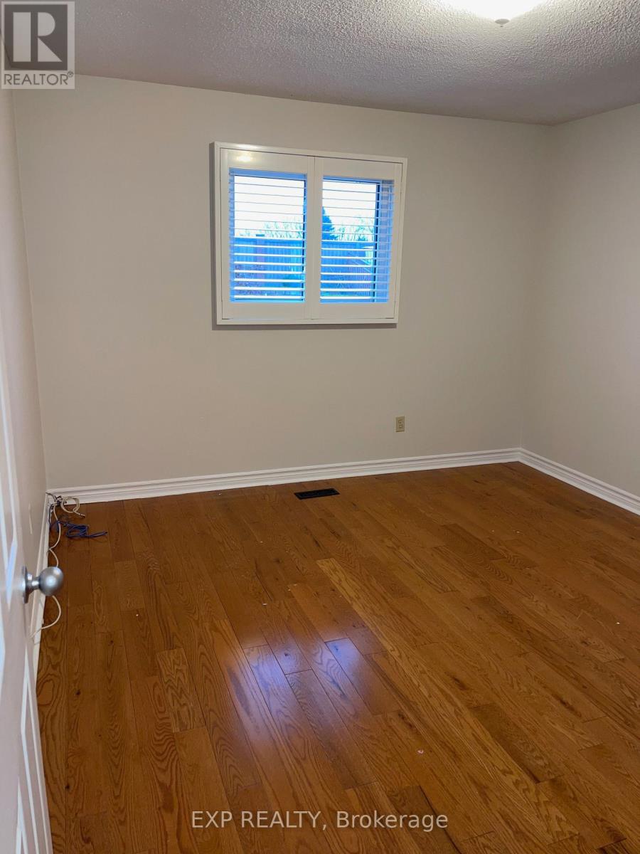 Photo 16 of 29 Gayla Street, Vaughan ON