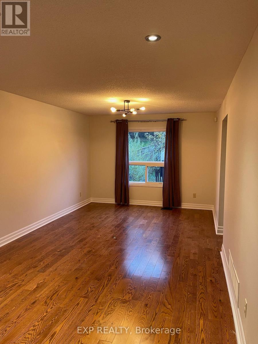 Photo 5 of 29 Gayla Street, Vaughan ON