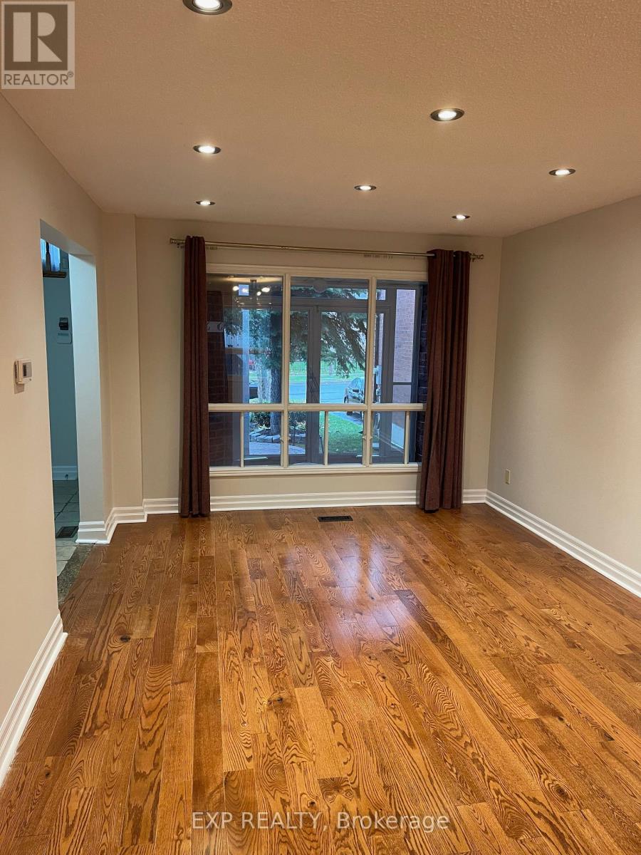 Photo 7 of 29 Gayla Street, Vaughan ON