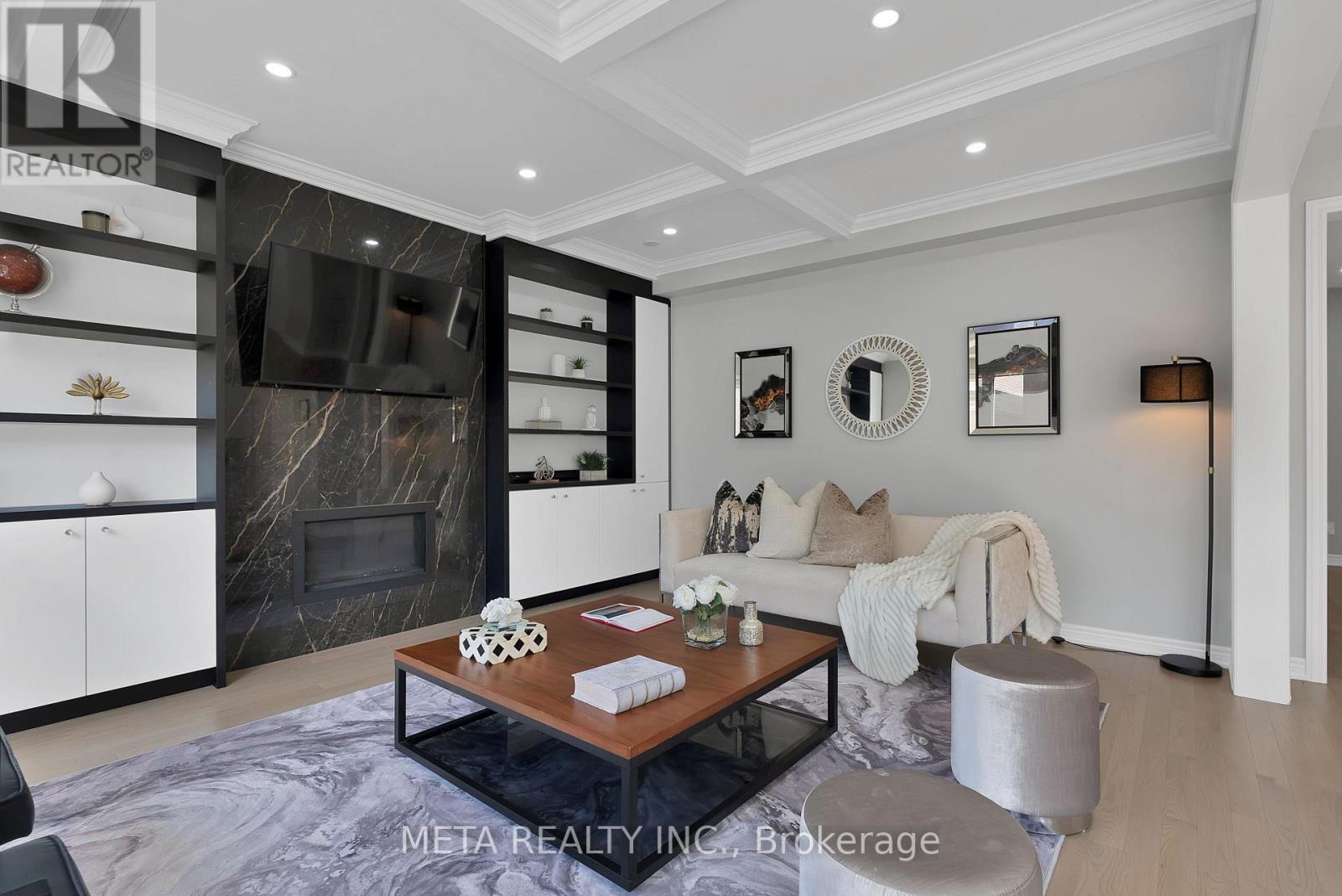 Photo 11 of 15 Faimira Avenue, Georgina ON