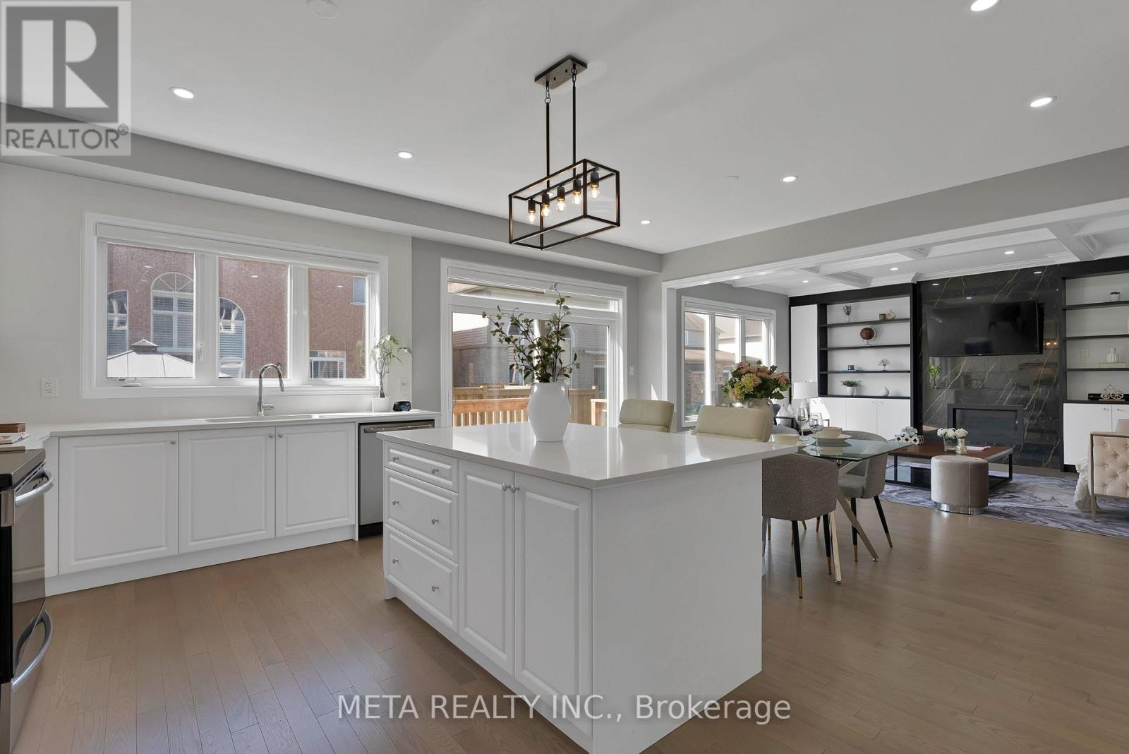 Photo 37 of 15 Faimira Avenue, Georgina ON