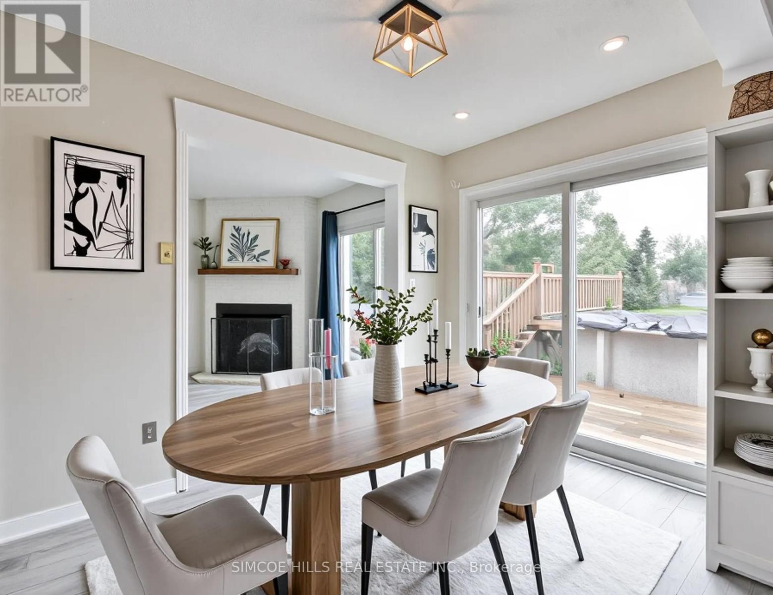 Photo 11 of 256 Hickling Trail, Barrie ON