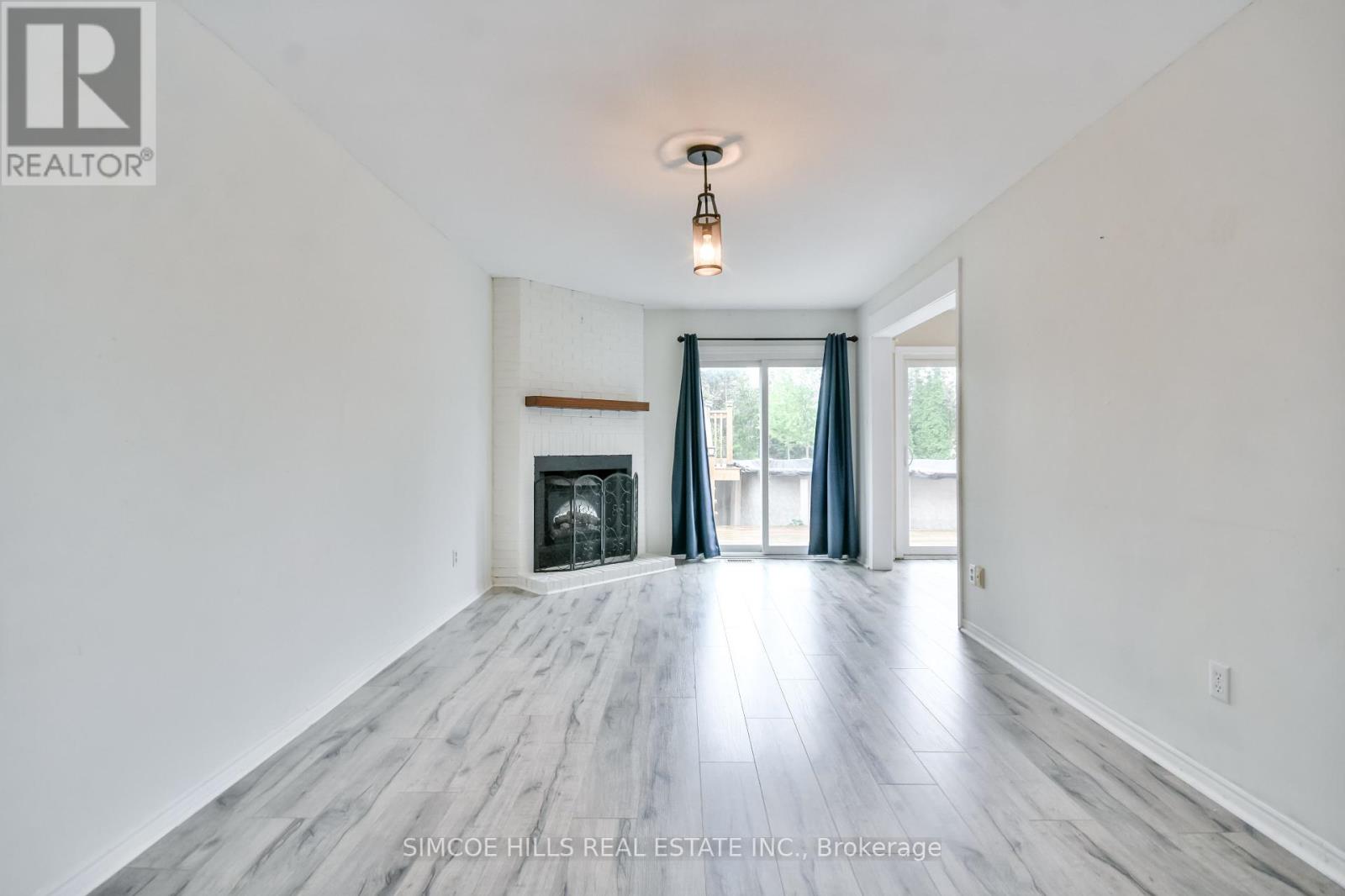 Photo 15 of 256 Hickling Trail, Barrie ON