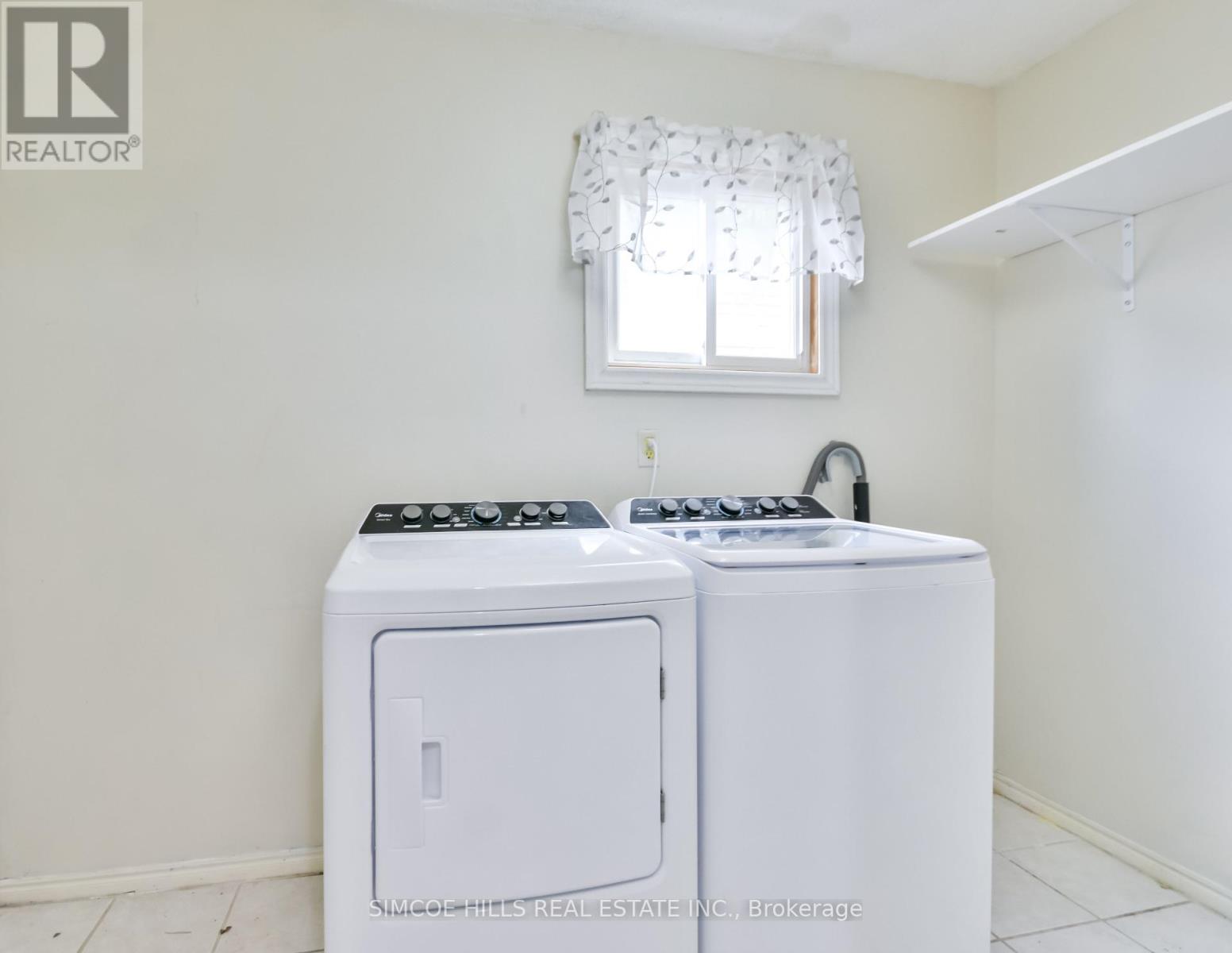 Photo 16 of 256 Hickling Trail, Barrie ON