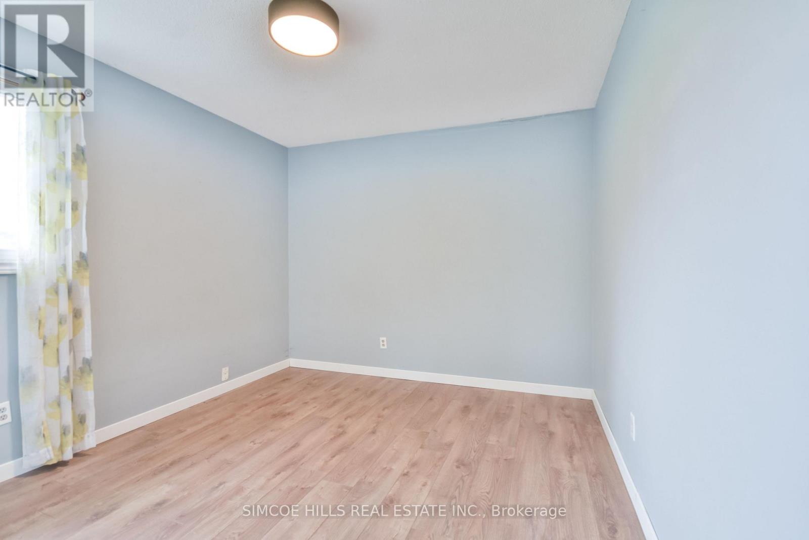 Photo 21 of 256 Hickling Trail, Barrie ON