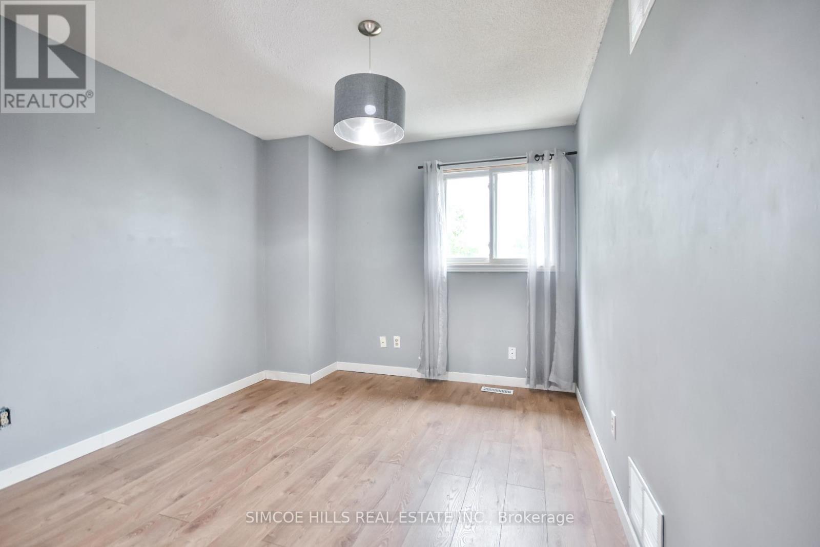 Photo 23 of 256 Hickling Trail, Barrie ON