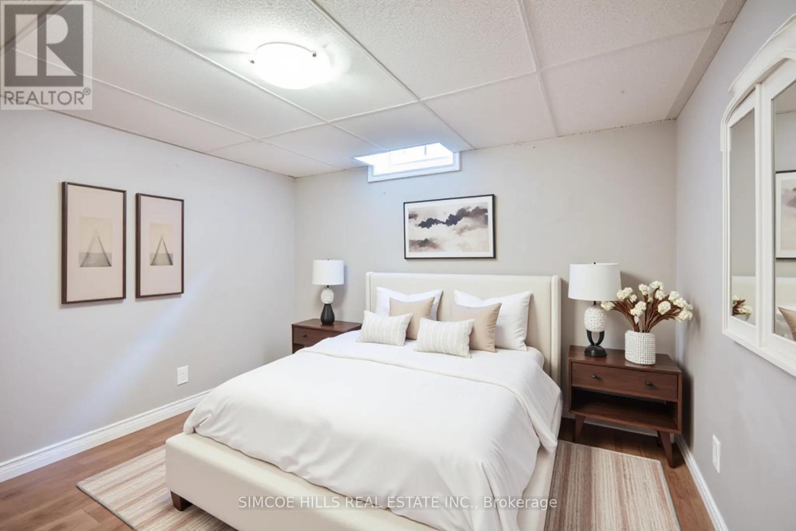 Photo 32 of 256 Hickling Trail, Barrie ON