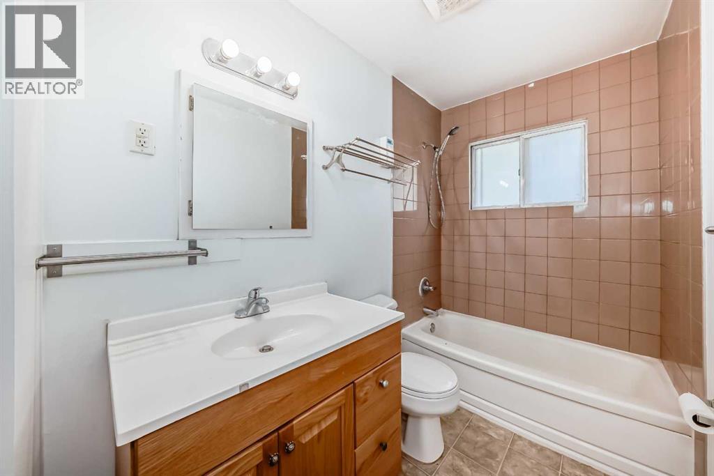 Photo 4 of 2809 38 Street Sw, Calgary AB