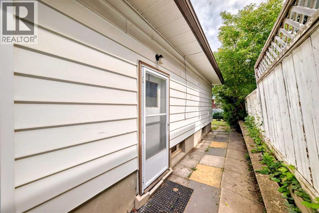 Photo 18 of 2809 38 Street Sw, Calgary AB
