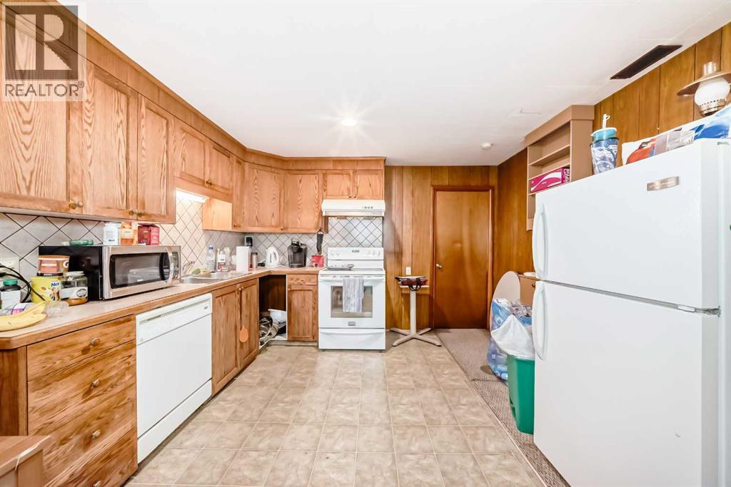 Photo 9 of 2809 38 Street Sw, Calgary AB