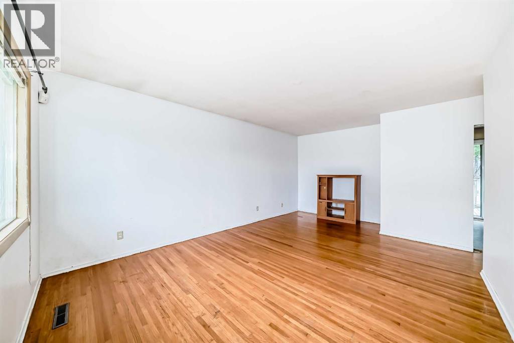 Photo 30 of 2809 38 Street Sw, Calgary AB