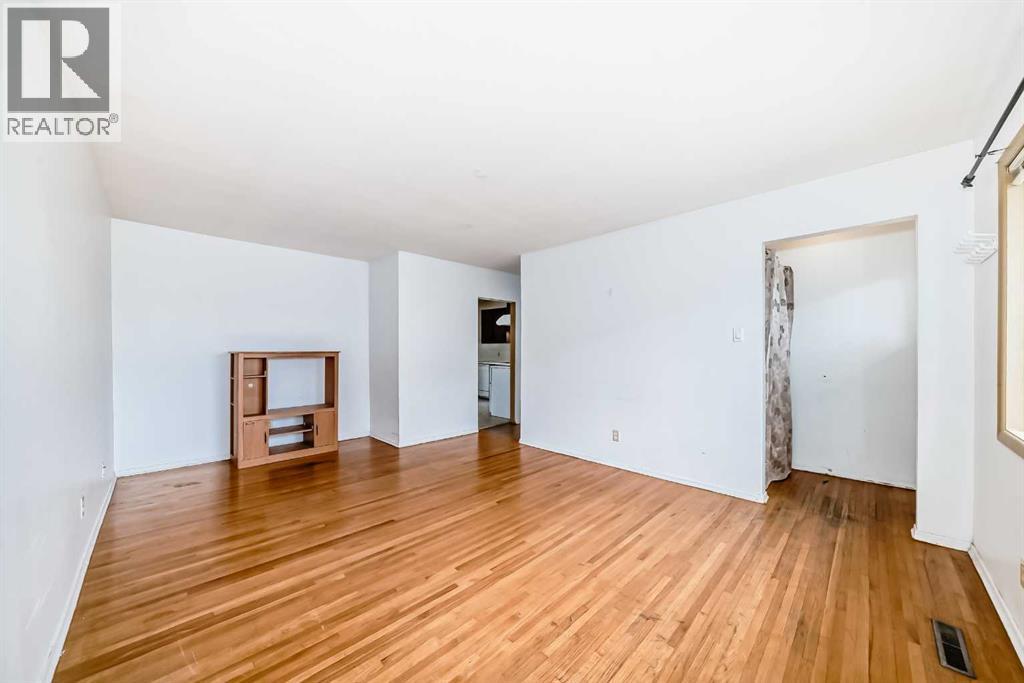 Photo 17 of 2809 38 Street Sw, Calgary AB
