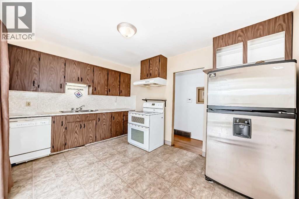 Photo 32 of 2809 38 Street Sw, Calgary AB
