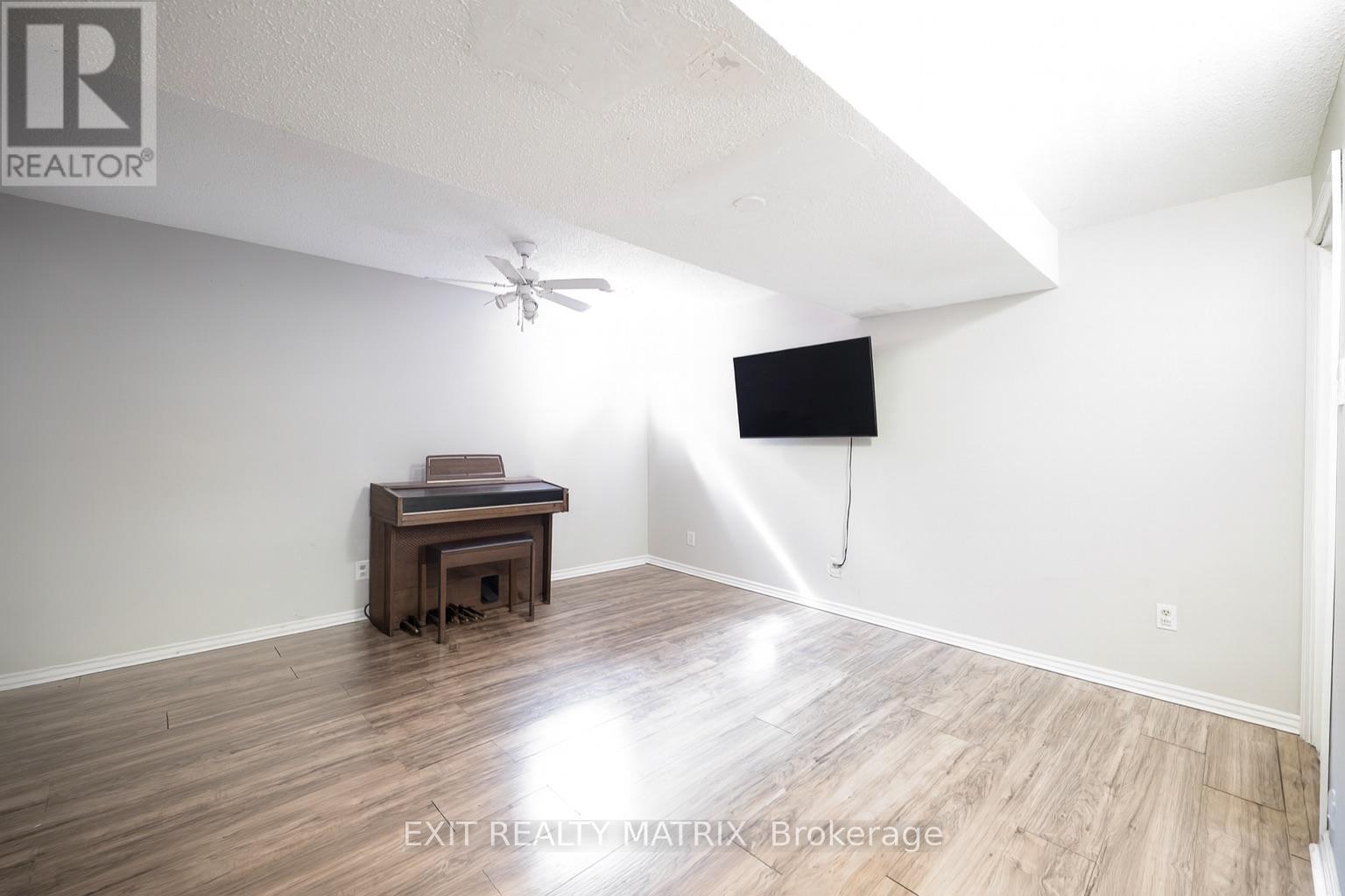 Photo 2 of 23 Pickford Drive, Ottawa ON