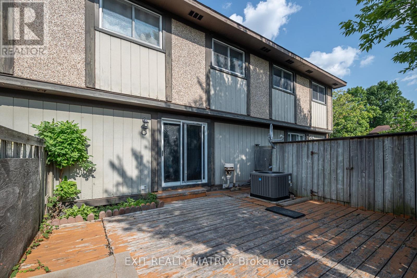 Photo 10 of 23 Pickford Drive, Ottawa ON