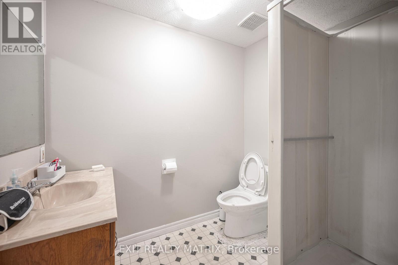 Photo 19 of 23 Pickford Drive, Ottawa ON