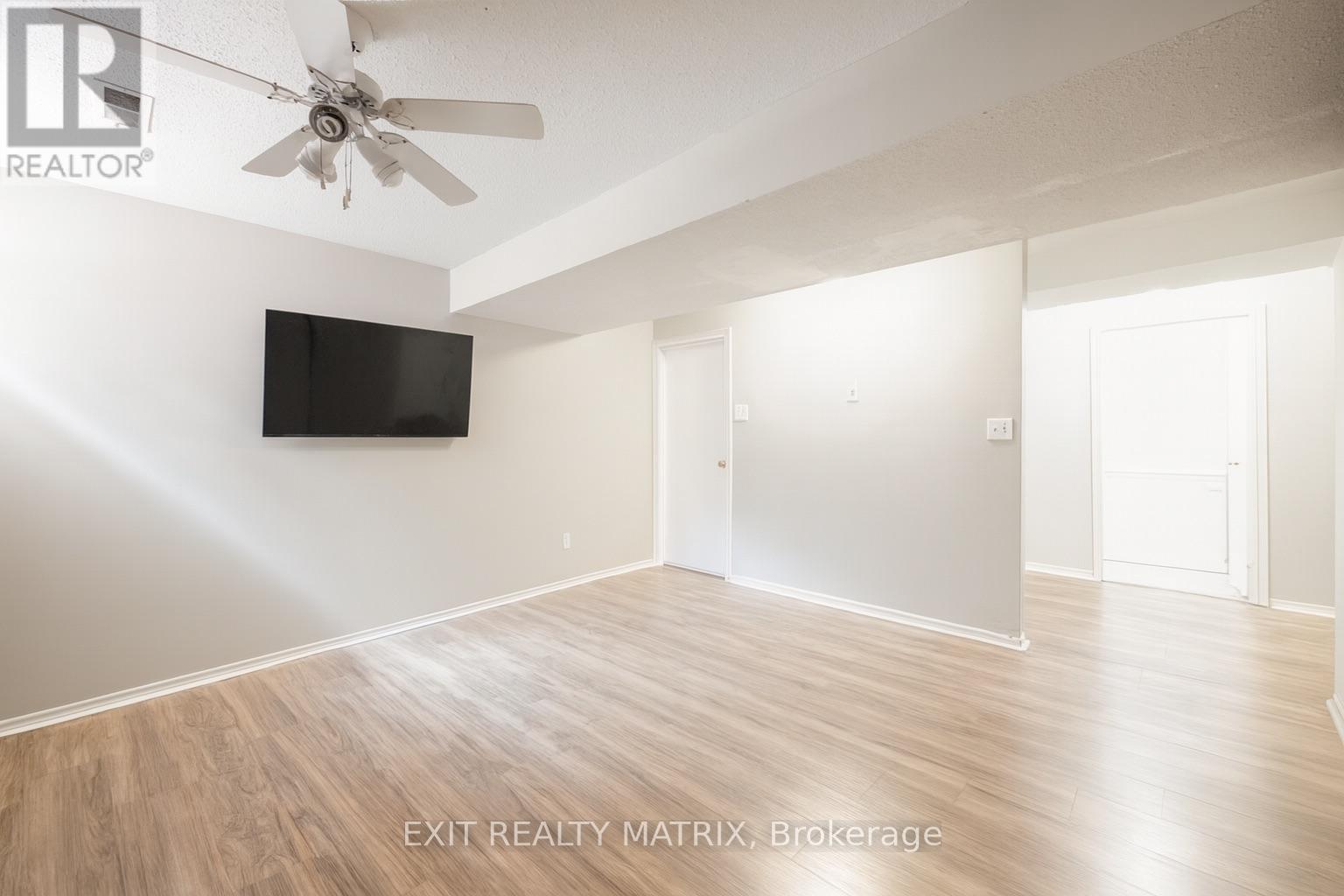 Photo 4 of 23 Pickford Drive, Ottawa ON