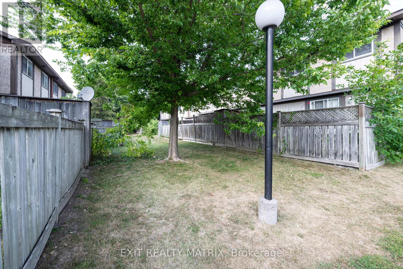 Photo 3 of 23 Pickford Drive, Ottawa ON