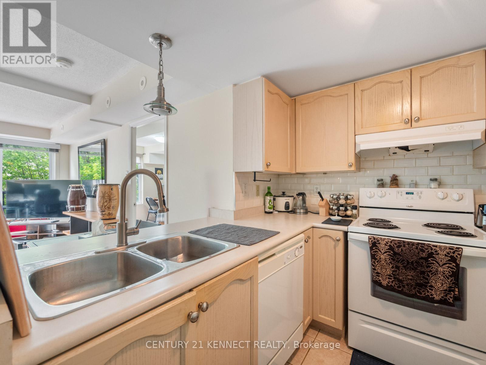 Photo 6 of 2075 65 George Appleton Way, Toronto ON