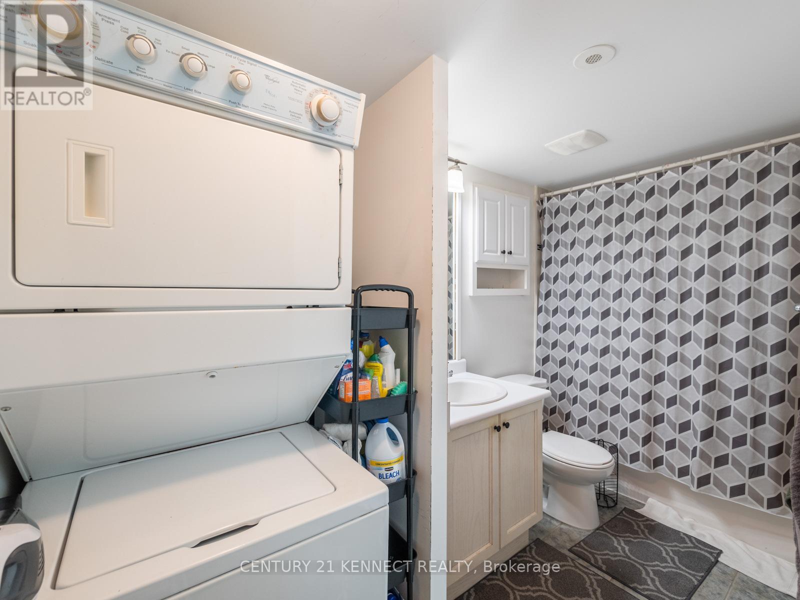 Photo 2 of 2075 65 George Appleton Way, Toronto ON