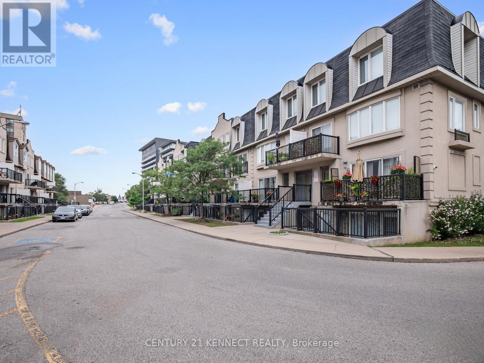 Photo 3 of 2075 65 George Appleton Way, Toronto ON