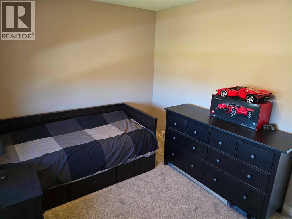 Photo 4 of 7128 Henners Road, Lacombe AB