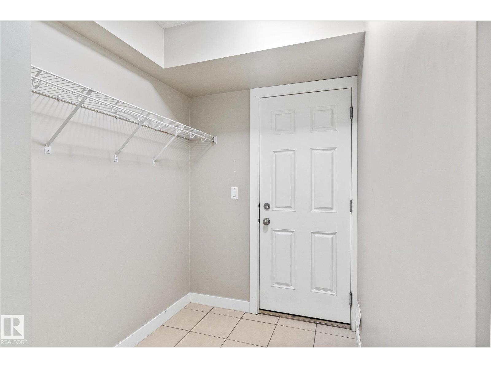 Photo 17 of 24 7289 South Terwillegar Dr Nw, Edmonton AB